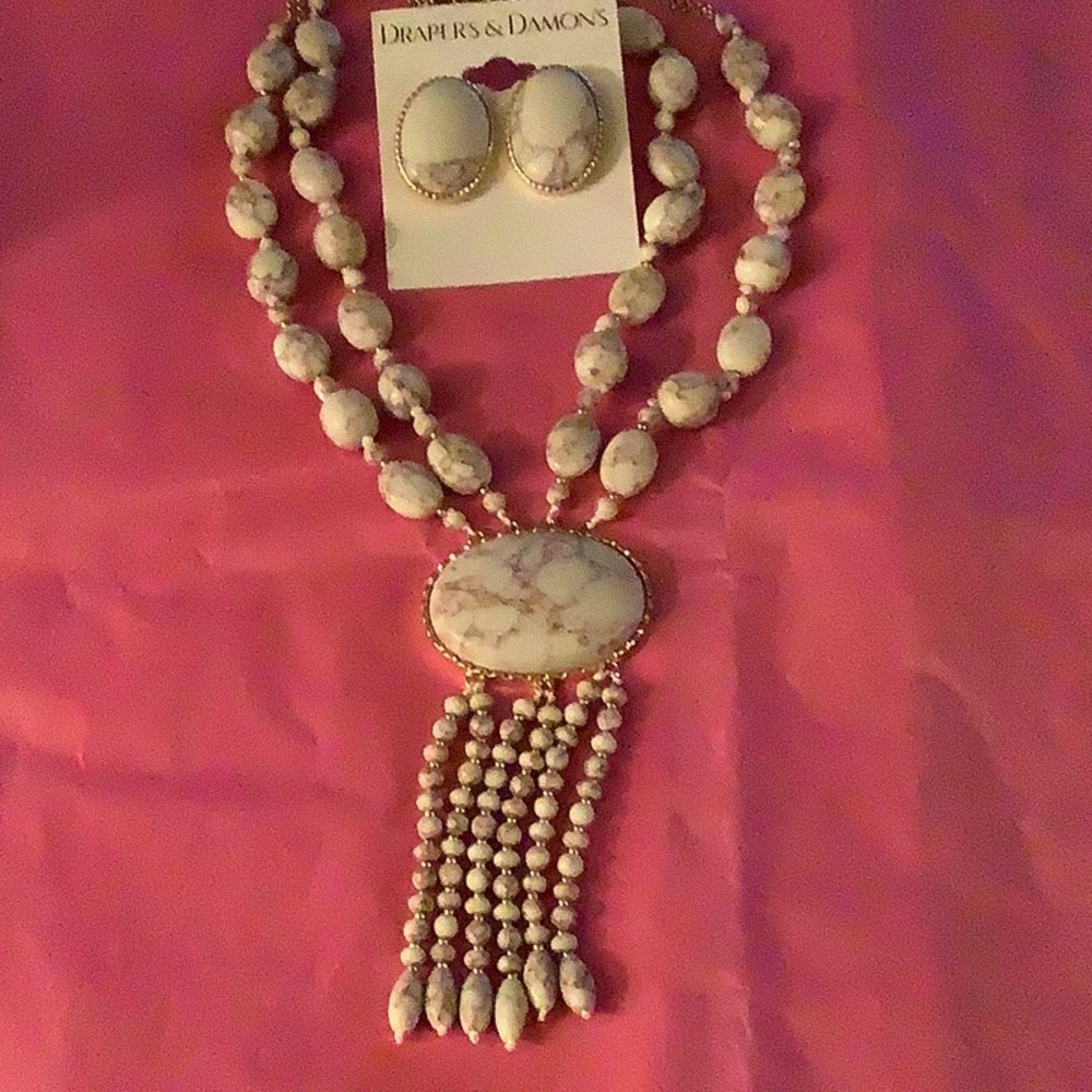 Drapers and Damon’s cream marble long necklace and pierced earrings
